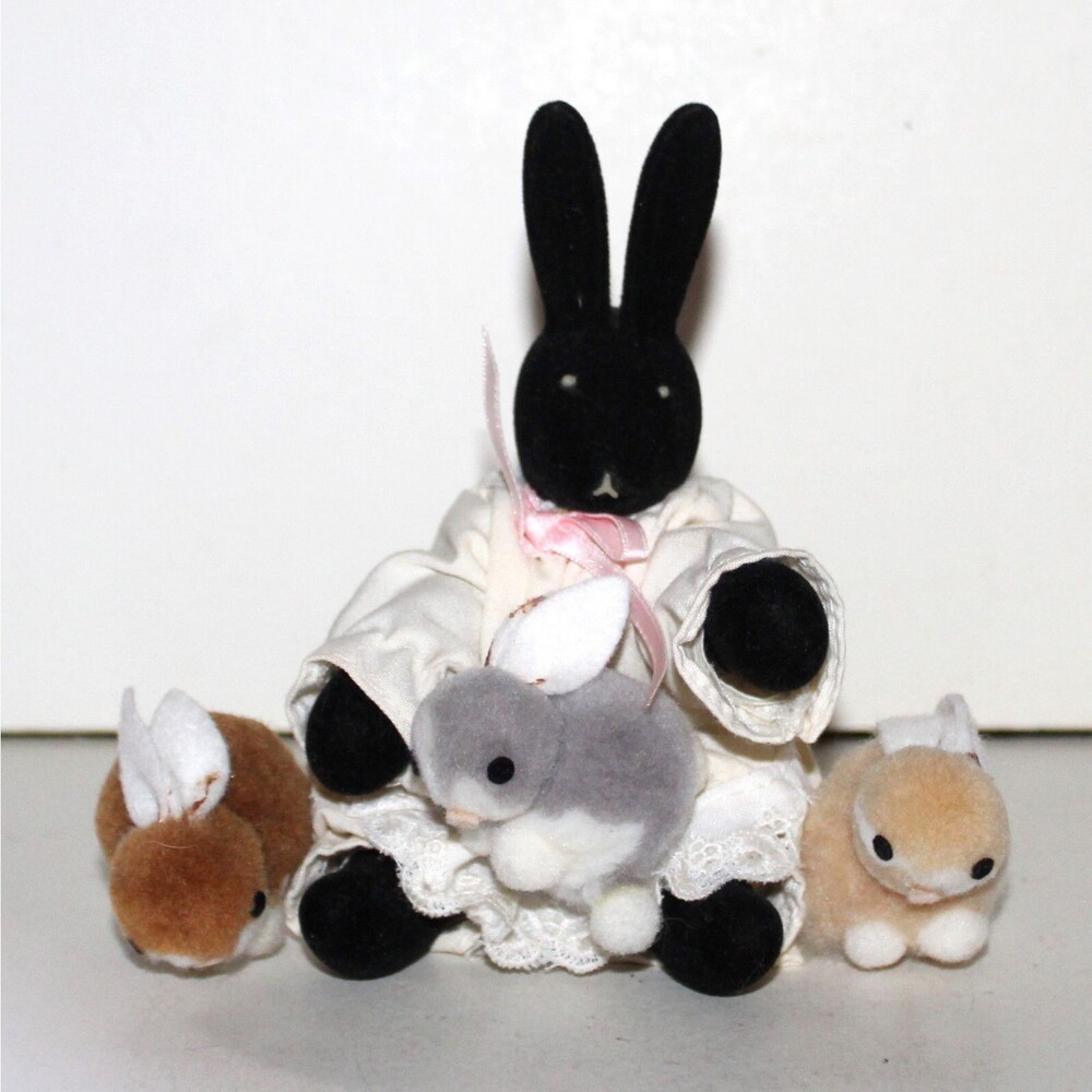Vintage Department 56 Bunny O’Hare black white rabbit jointed w 3 babies